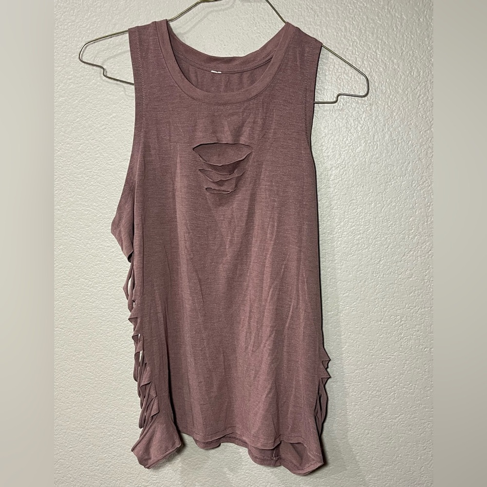 ALO Yoga cut it out Mauve Sleeveless Top